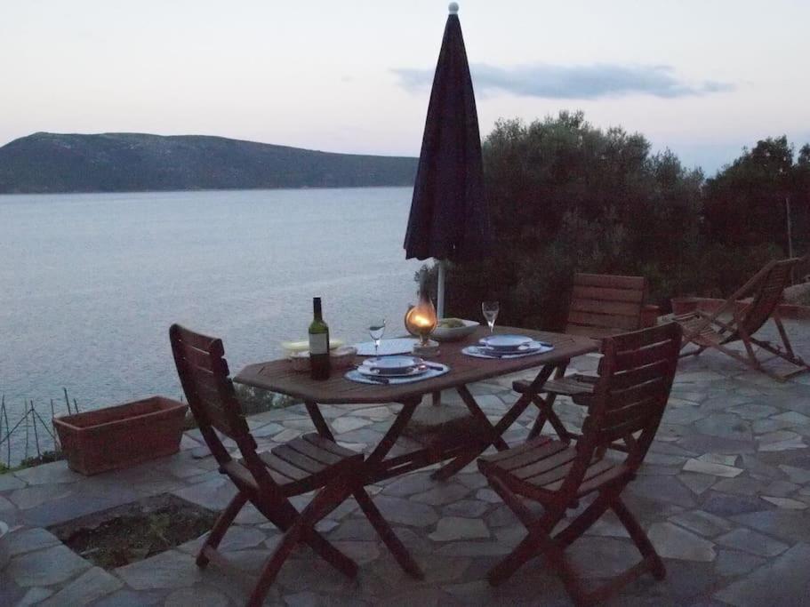 Villa With Breathtaking Views And Private Beach Agios Dimitrios  Exterior photo