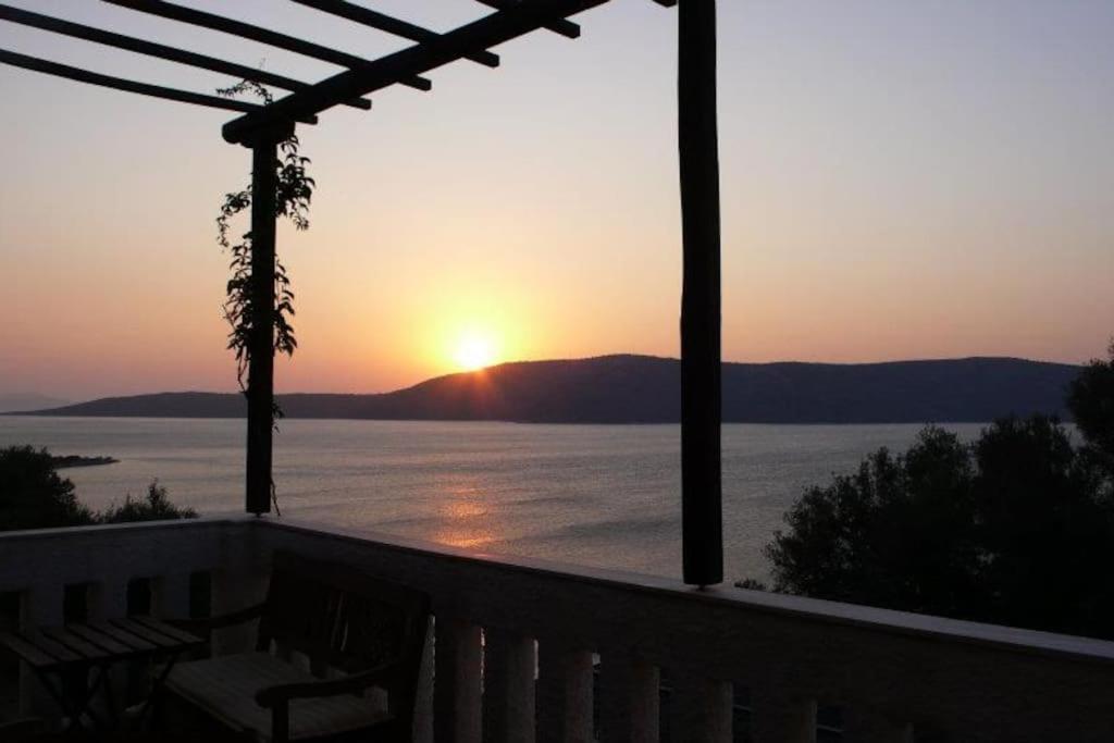 Villa With Breathtaking Views And Private Beach Agios Dimitrios  Exterior photo