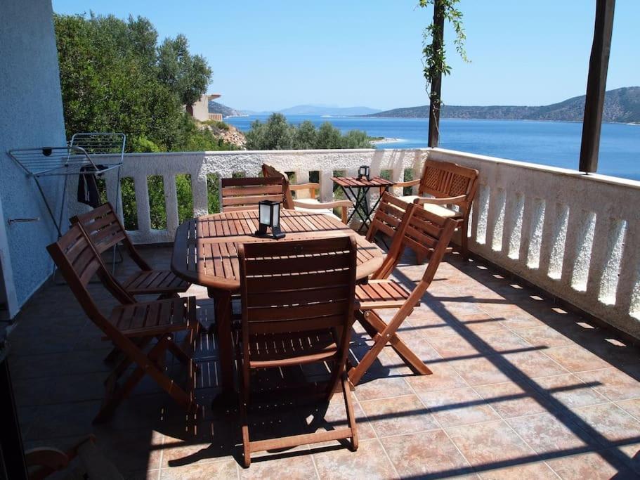 Villa With Breathtaking Views And Private Beach Agios Dimitrios  Exterior photo